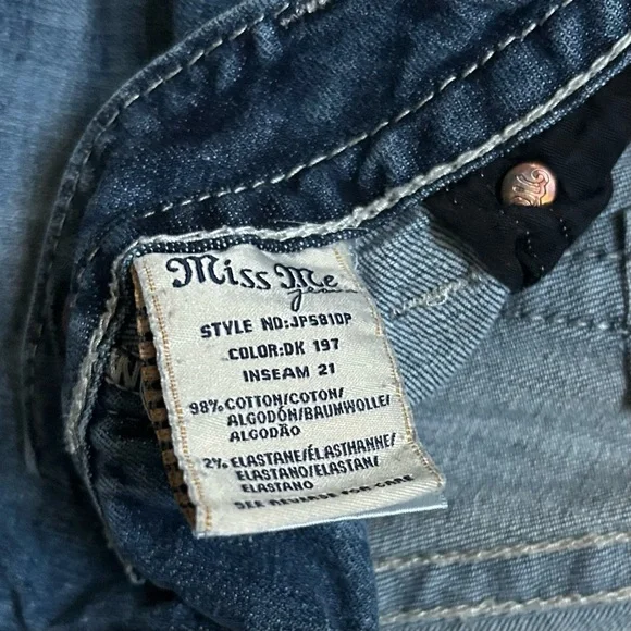 Miss Me CUFFED CAPRI size 29 - Picture 5 of 11